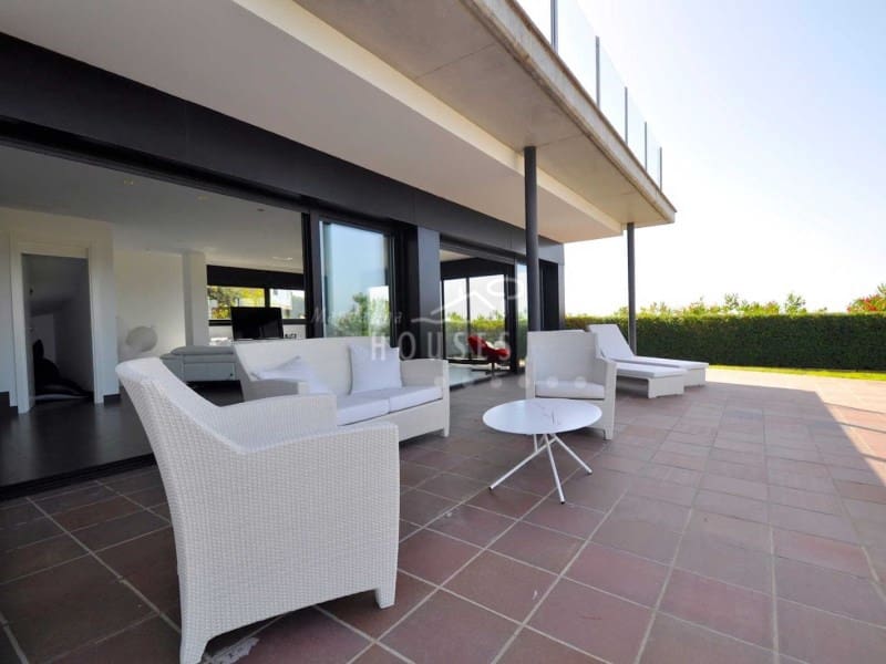 4 soverom Villa til salgs i Lloret de Mar med svømmebasseng garasje - € 1 500 000 (Ref: 6685481)