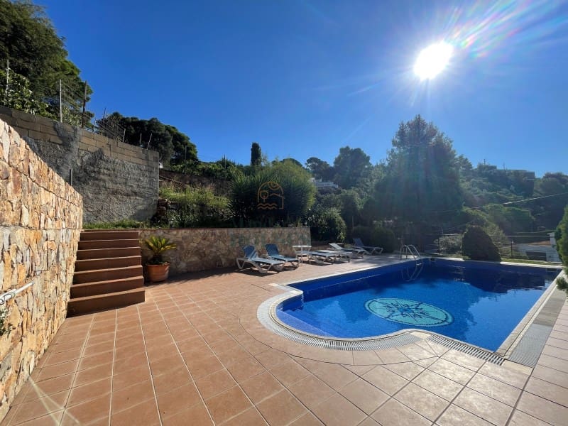 6 quarto Moradia para venda em Tossa de Mar com piscina garagem - 670 000 € (Ref: 6880767)