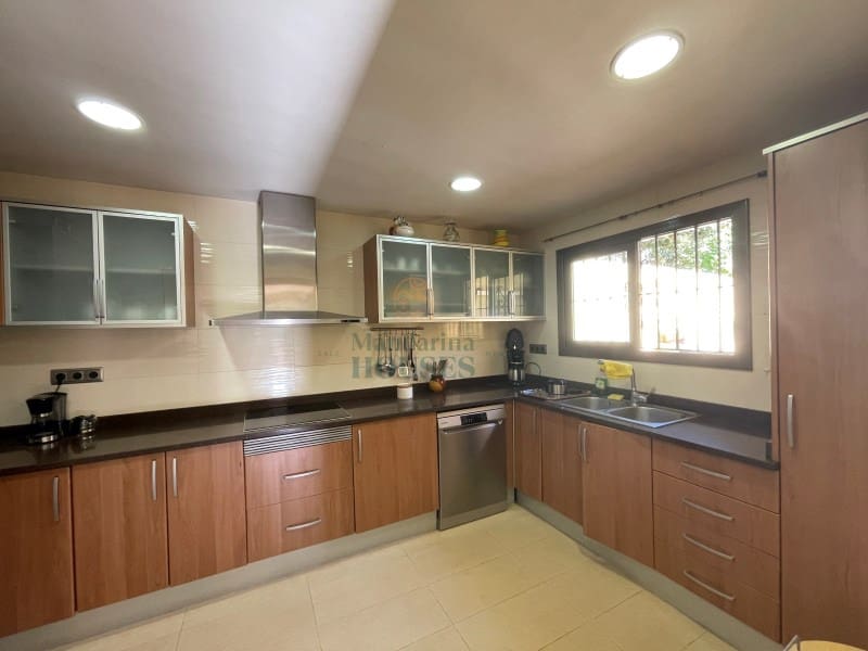 6 quarto Moradia para venda em Tossa de Mar com piscina garagem - 670 000 € (Ref: 6880767)