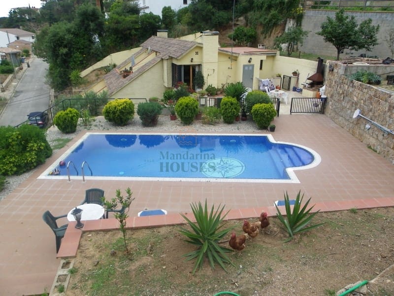 6 quarto Moradia para venda em Tossa de Mar com piscina garagem - 670 000 € (Ref: 6880767)