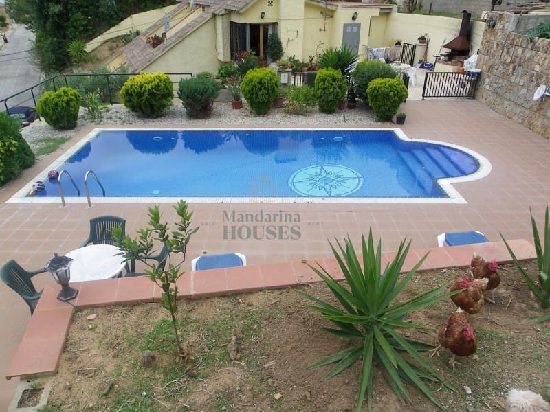 6 quarto Moradia para venda em Tossa de Mar com piscina garagem - 670 000 € (Ref: 6880767)