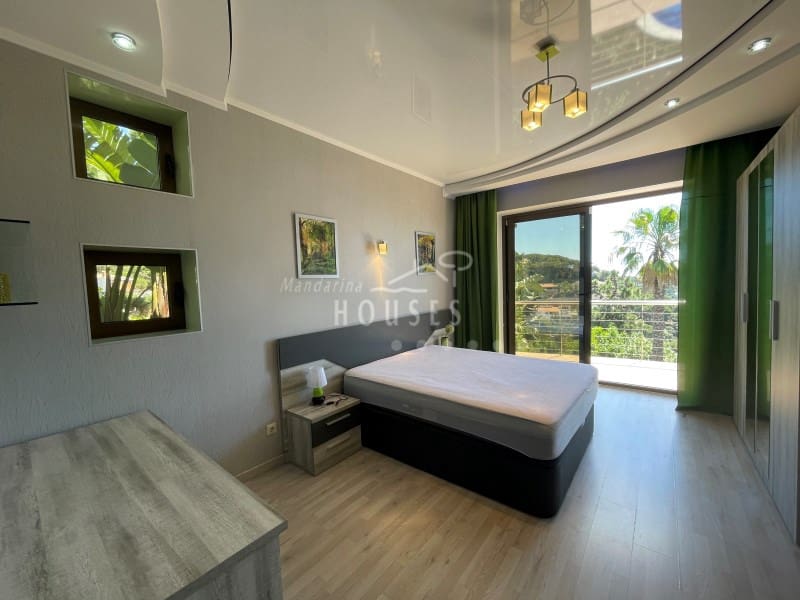 4 soveværelse Villa til salg i Lloret de Mar med swimmingpool garage - € 1.590.000 (Ref: 6913418)