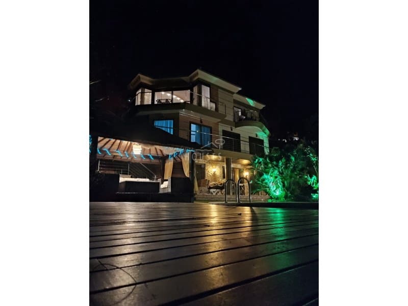 4 soveværelse Villa til salg i Lloret de Mar med swimmingpool garage - € 1.590.000 (Ref: 6913418)