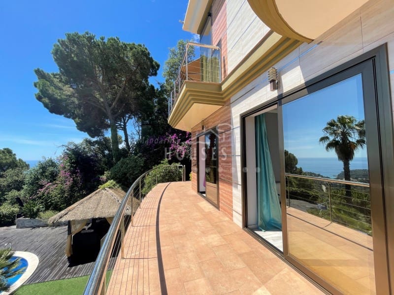 4 soveværelse Villa til salg i Lloret de Mar med swimmingpool garage - € 1.590.000 (Ref: 6913418)