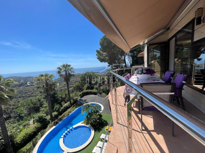 4 soveværelse Villa til salg i Lloret de Mar med swimmingpool garage - € 1.590.000 (Ref: 6913418)