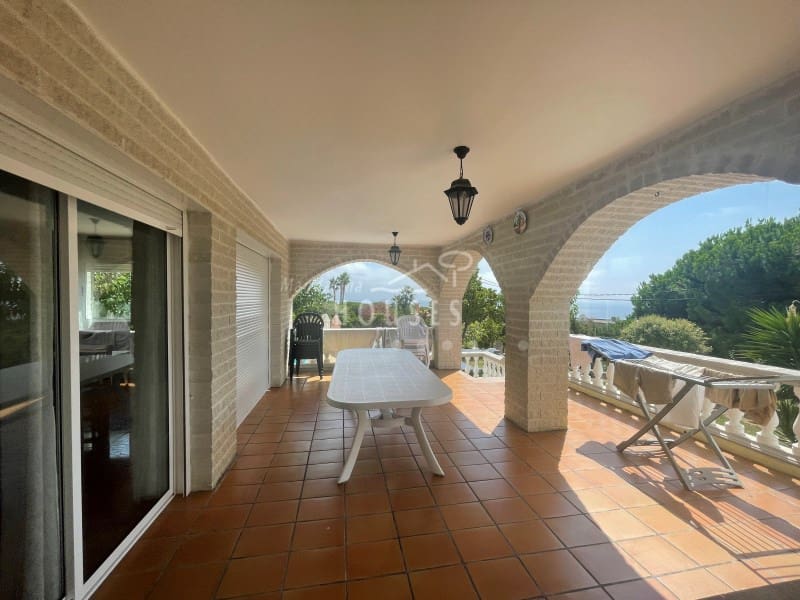 6 slaapkamer Villa te koop in Lloret de Mar met zwembad garage - € 840.000 (Ref: 7063236)