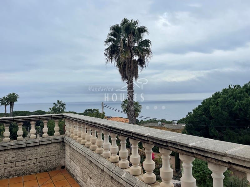 6 slaapkamer Villa te koop in Lloret de Mar met zwembad garage - € 840.000 (Ref: 7063236)