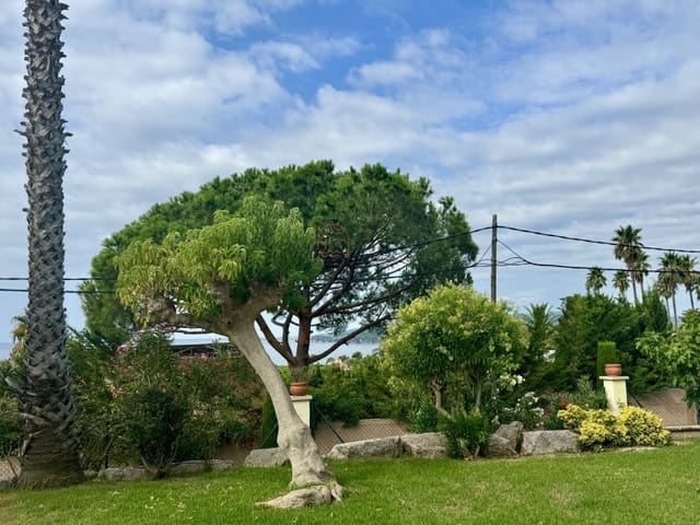 6 slaapkamer Villa te koop in Canyelles, Lloret de Mar met zwembad garage - € 840.000 (Ref: 7063236)