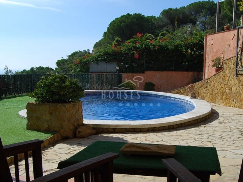 3 soveværelse Villa til salg i Lloret de Mar med swimmingpool garage - € 450.000 (Ref: 7158513)