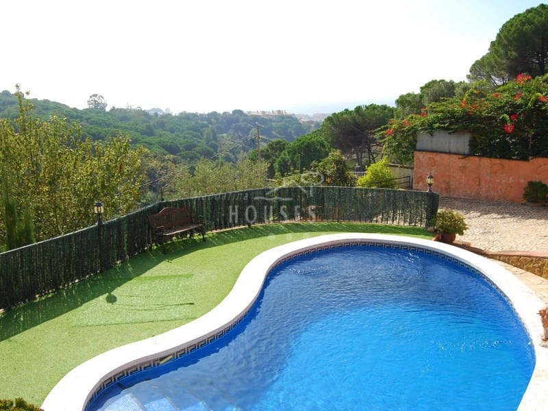 3 soveværelse Villa til salg i Lloret de Mar med swimmingpool garage - € 450.000 (Ref: 7158513)