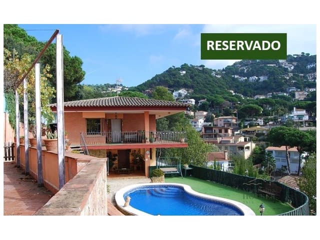3 soverom Villa til salgs i Roca Grossa, Lloret de Mar med svømmebasseng garasje - € 450 000 (Ref: 7158513)