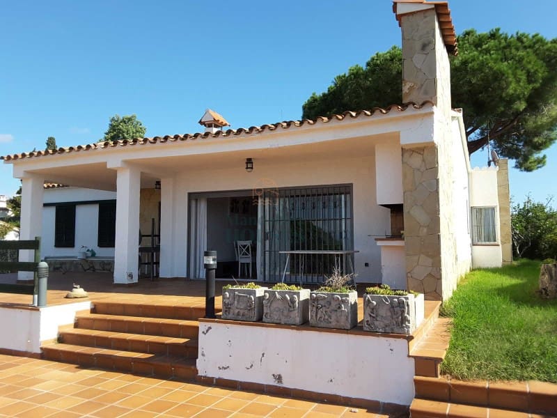 4 soveværelse Villa til salg i Lloret de Mar med swimmingpool garage - € 1.275.000 (Ref: 7416081)