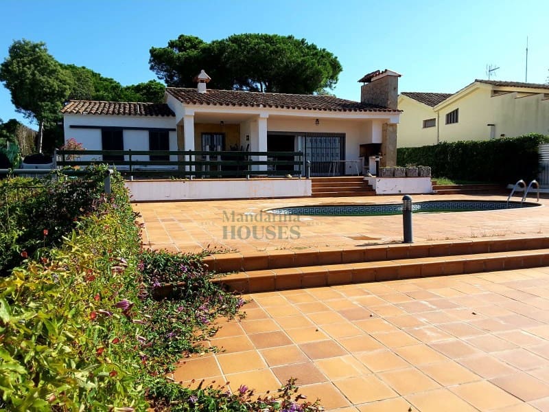 4 soveværelse Villa til salg i Lloret de Mar med swimmingpool garage - € 1.275.000 (Ref: 7416081)