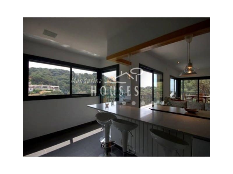 6 slaapkamer Villa te koop in Lloret de Mar met zwembad garage - € 795.000 (Ref: 7534148)