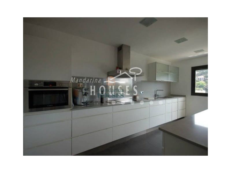 6 slaapkamer Villa te koop in Lloret de Mar met zwembad garage - € 795.000 (Ref: 7534148)