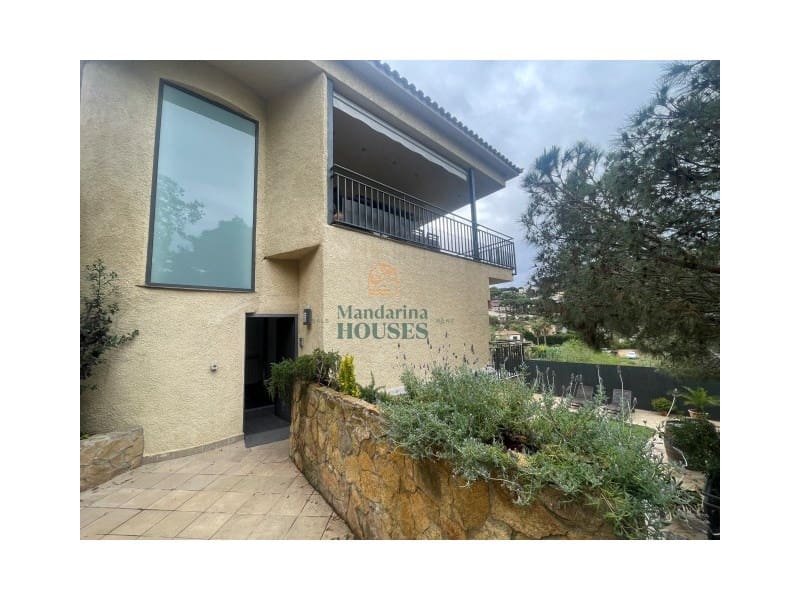 6 slaapkamer Villa te koop in Lloret de Mar met zwembad garage - € 795.000 (Ref: 7534148)