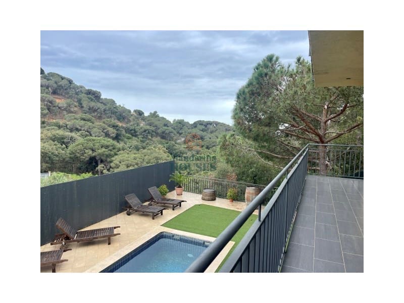 6 slaapkamer Villa te koop in Lloret de Mar met zwembad garage - € 795.000 (Ref: 7534148)