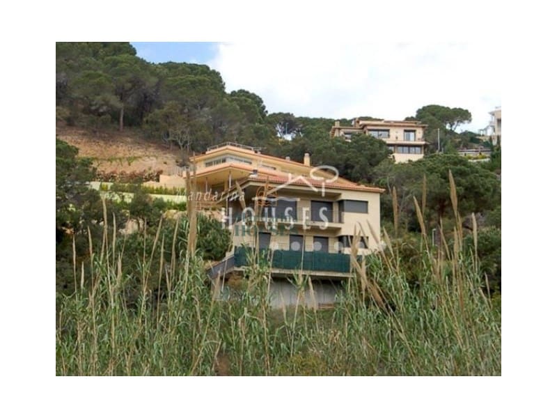 6 slaapkamer Villa te koop in Lloret de Mar met zwembad garage - € 795.000 (Ref: 7534148)