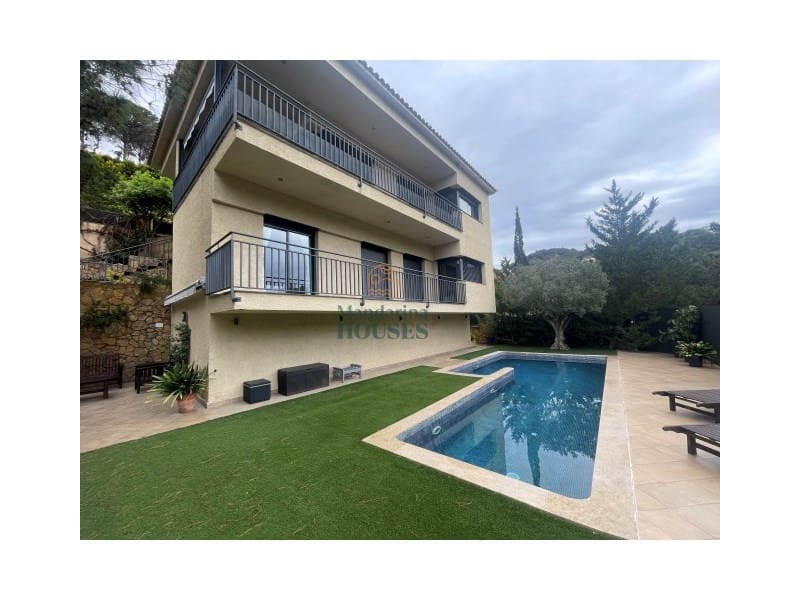 6 slaapkamer Villa te koop in Lloret de Mar met zwembad garage - € 795.000 (Ref: 7534148)