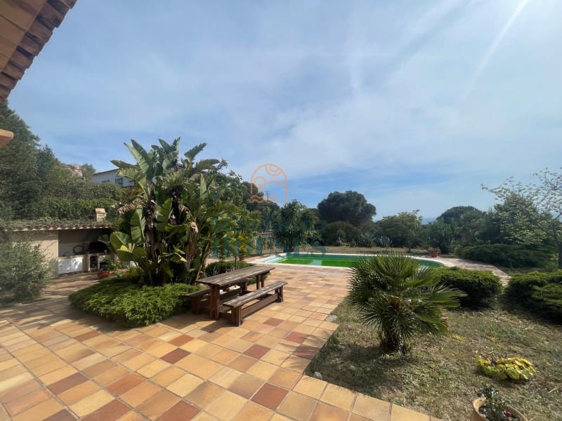 6 soveværelse Villa til salg i Lloret de Mar med swimmingpool garage - € 1.025.000 (Ref: 7543390)