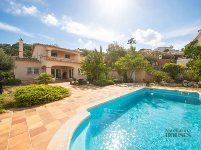6 soveværelse Villa til salg i Roca Grossa, Lloret de Mar med swimmingpool garage - € 985.000 (Ref: 7543390)