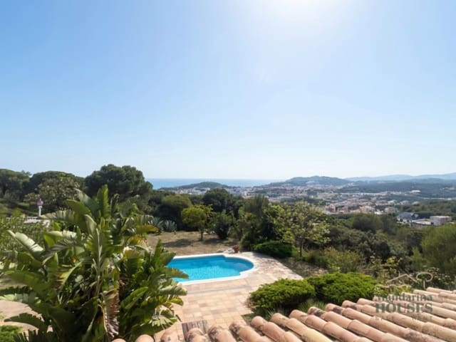 6 soveværelse Villa til salg i Roca Grossa, Lloret de Mar med swimmingpool garage - € 985.000 (Ref: 7543390)