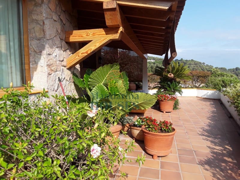 4 slaapkamer Villa te koop in Lloret de Mar met garage - € 950.000 (Ref: 7624475)