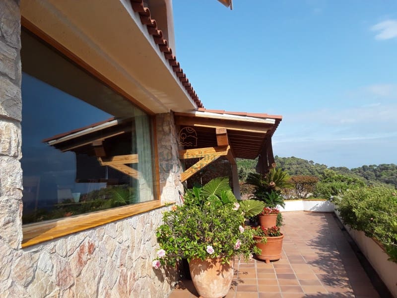 4 slaapkamer Villa te koop in Lloret de Mar met garage - € 950.000 (Ref: 7624475)