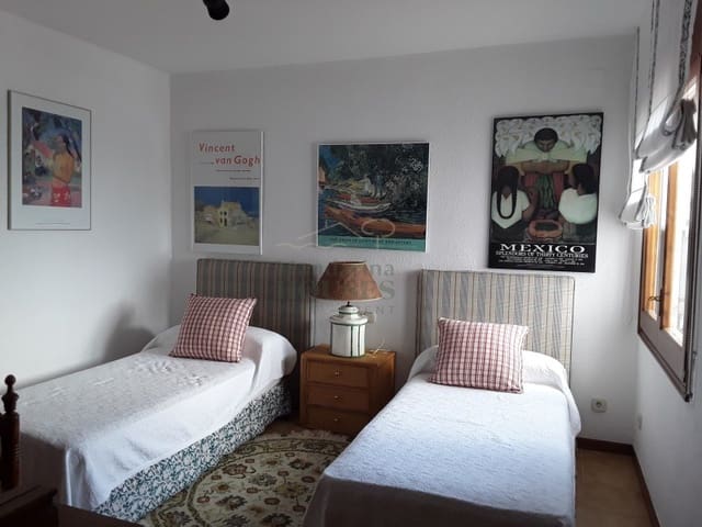 4 sypialnia Willa na sprzedaż w Canyelles, Lloret de Mar z garażem - 950 000 € (Ref: 7624475)