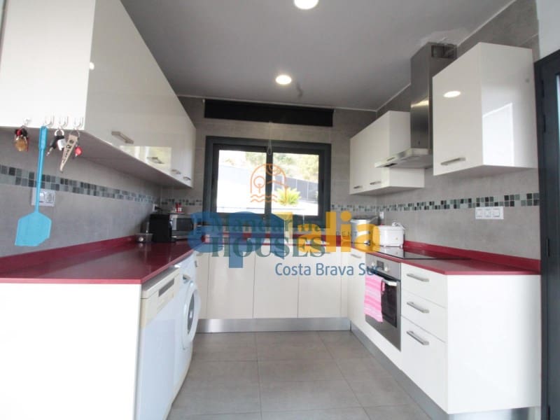 3 quarto Moradia para venda em Lloret de Mar com piscina - 559 000 € (Ref: 7729294)