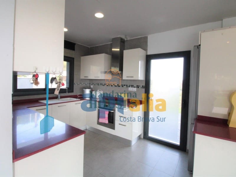 3 quarto Moradia para venda em Lloret de Mar com piscina - 559 000 € (Ref: 7729294)