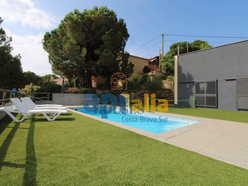 3 quarto Moradia para venda em Lloret de Mar com piscina - 559 000 € (Ref: 7729294)