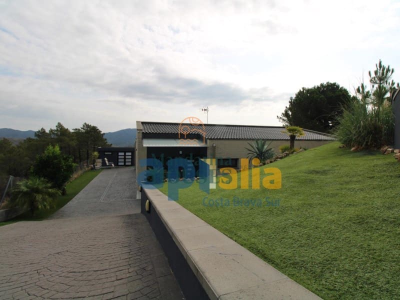 3 quarto Moradia para venda em Lloret de Mar com piscina - 559 000 € (Ref: 7729294)