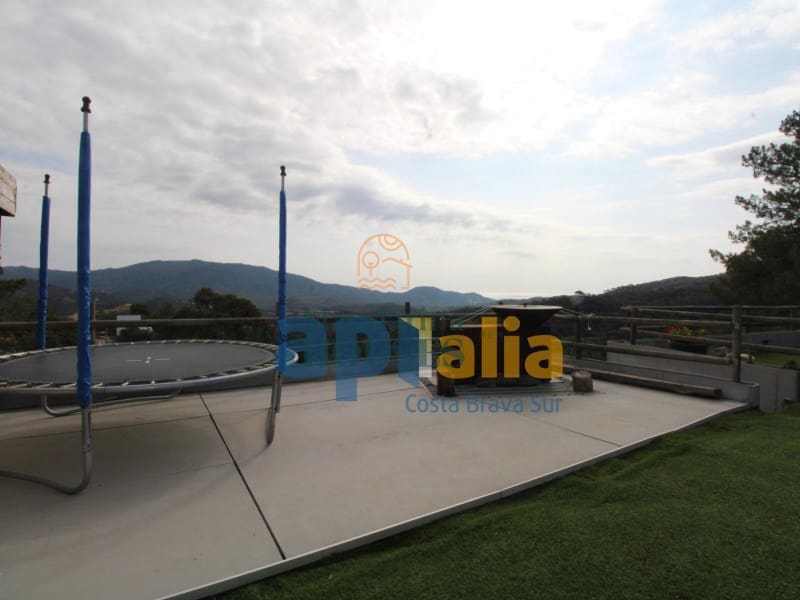 3 quarto Moradia para venda em Lloret de Mar com piscina - 559 000 € (Ref: 7729294)