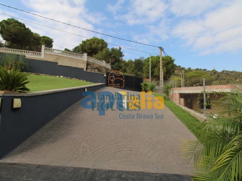 3 quarto Moradia para venda em Lloret de Mar com piscina - 559 000 € (Ref: 7729294)