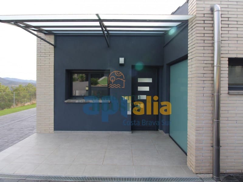 3 quarto Moradia para venda em Lloret de Mar com piscina - 559 000 € (Ref: 7729294)