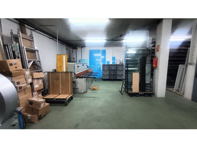 Erhverv til salg i Vidreres med garage - € 750.000 (Ref: 7927412)