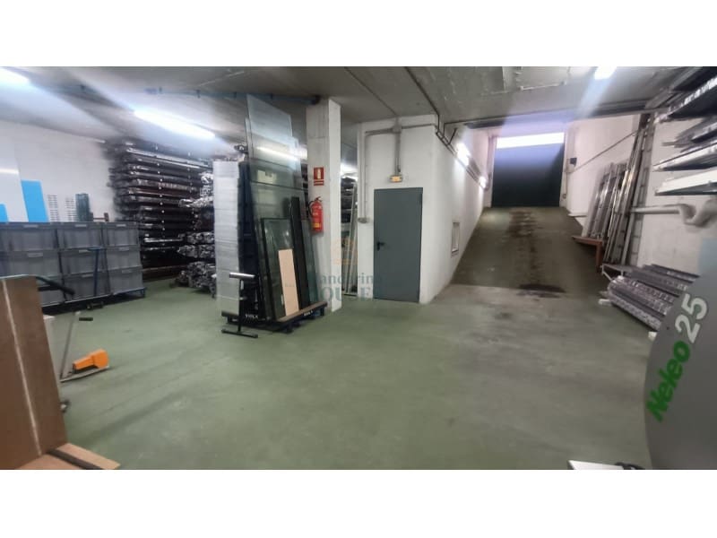 Erhverv til salg i Vidreres med garage - € 750.000 (Ref: 7927412)