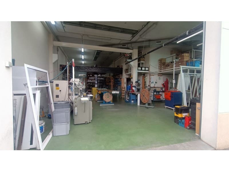 Erhverv til salg i Vidreres med garage - € 750.000 (Ref: 7927412)