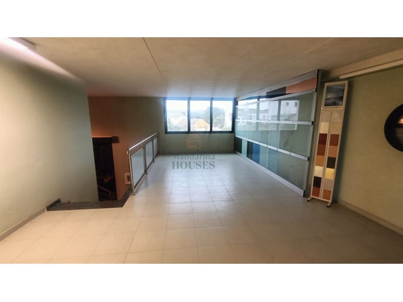 Erhverv til salg i Vidreres med garage - € 750.000 (Ref: 7927412)