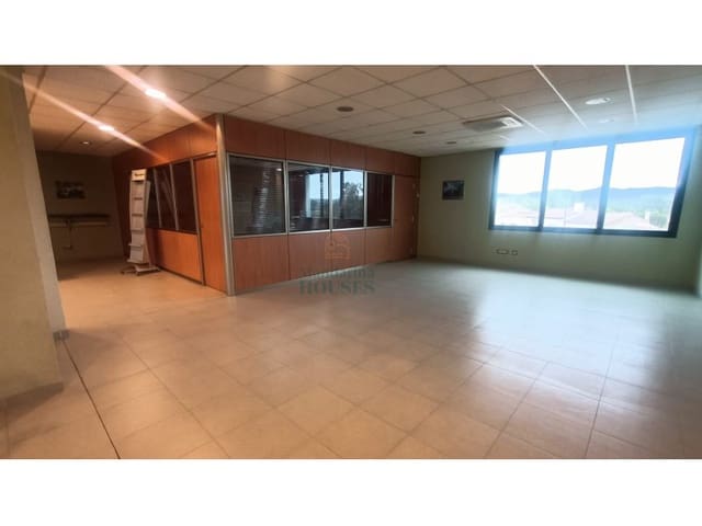 Komercyjne na sprzedaż w Vidreres z garażem - 750 000 € (Ref: 7927412)