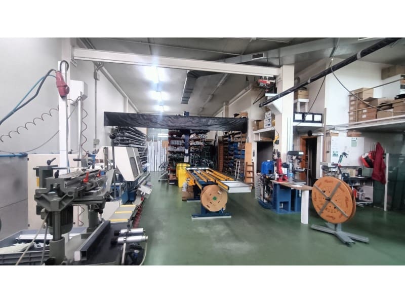 Erhverv til salg i Vidreres med garage - € 750.000 (Ref: 7927412)