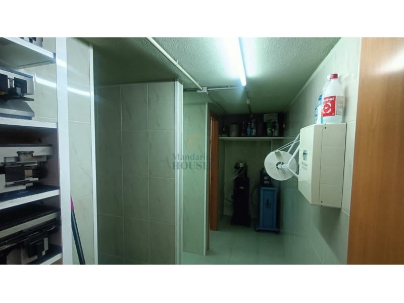 Erhverv til salg i Vidreres med garage - € 750.000 (Ref: 7927412)