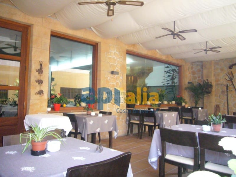 Restaurant/Bar til salg i Lloret de Mar - € 400.000 (Ref: 7927413)
