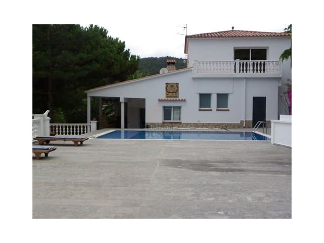 Moradia para venda em Canyelles, Lloret de Mar com piscina garagem - 562 000 € (Ref: 7959255)