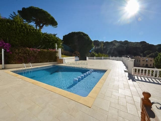 Moradia para venda em Canyelles, Lloret de Mar com piscina garagem - 562 000 € (Ref: 7959255)