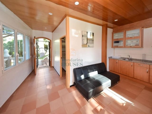 Moradia para venda em Canyelles, Lloret de Mar com piscina garagem - 562 000 € (Ref: 7959255)