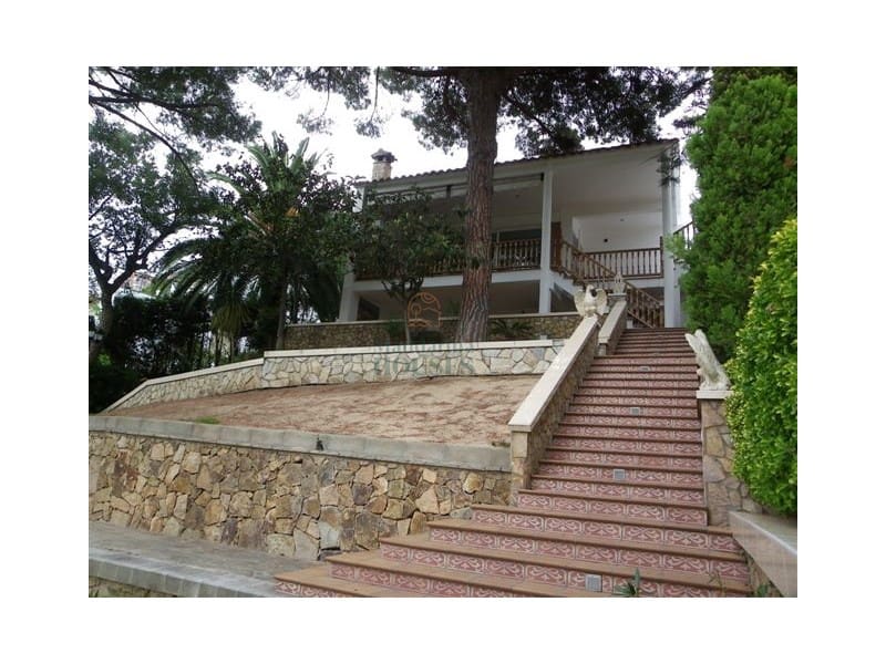 Moradia para venda em Lloret de Mar com piscina garagem - 562 000 € (Ref: 7959255)