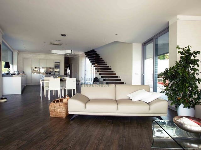 3 bedroom Villa for sale in Tossa de Mar with pool garage - € 1,315,000 (Ref: 7959256)