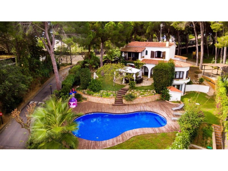 4 chambre Villa/Maison à vendre à Lloret de Mar avec piscine - 1 200 000 € (Ref: 8044953)